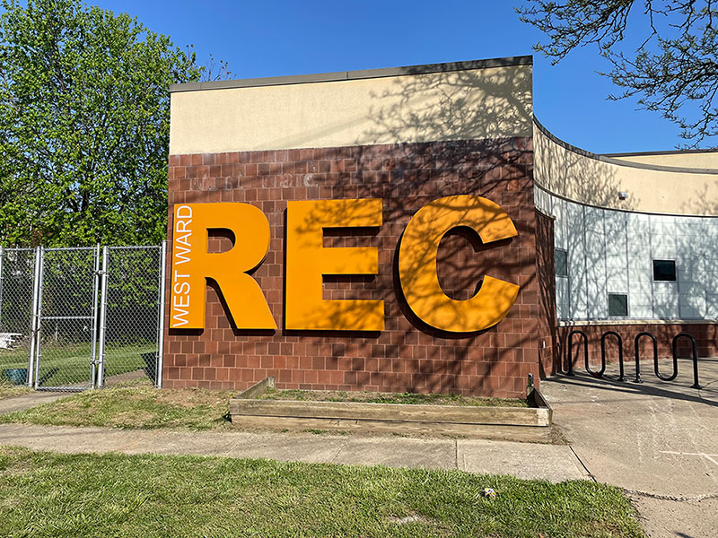 Outdoor Business Signs BackLit Channel Letter-rec-2
